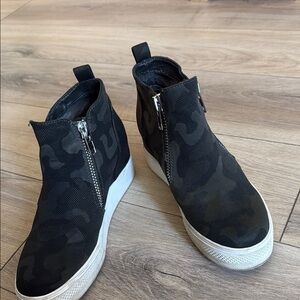 Steve Madden Black Camouflage Sneakers